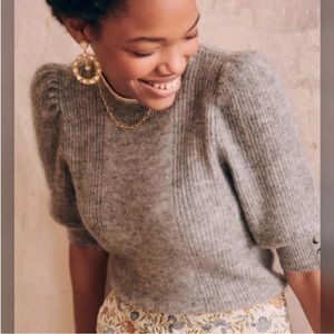 Sezane’s heather grey sweater